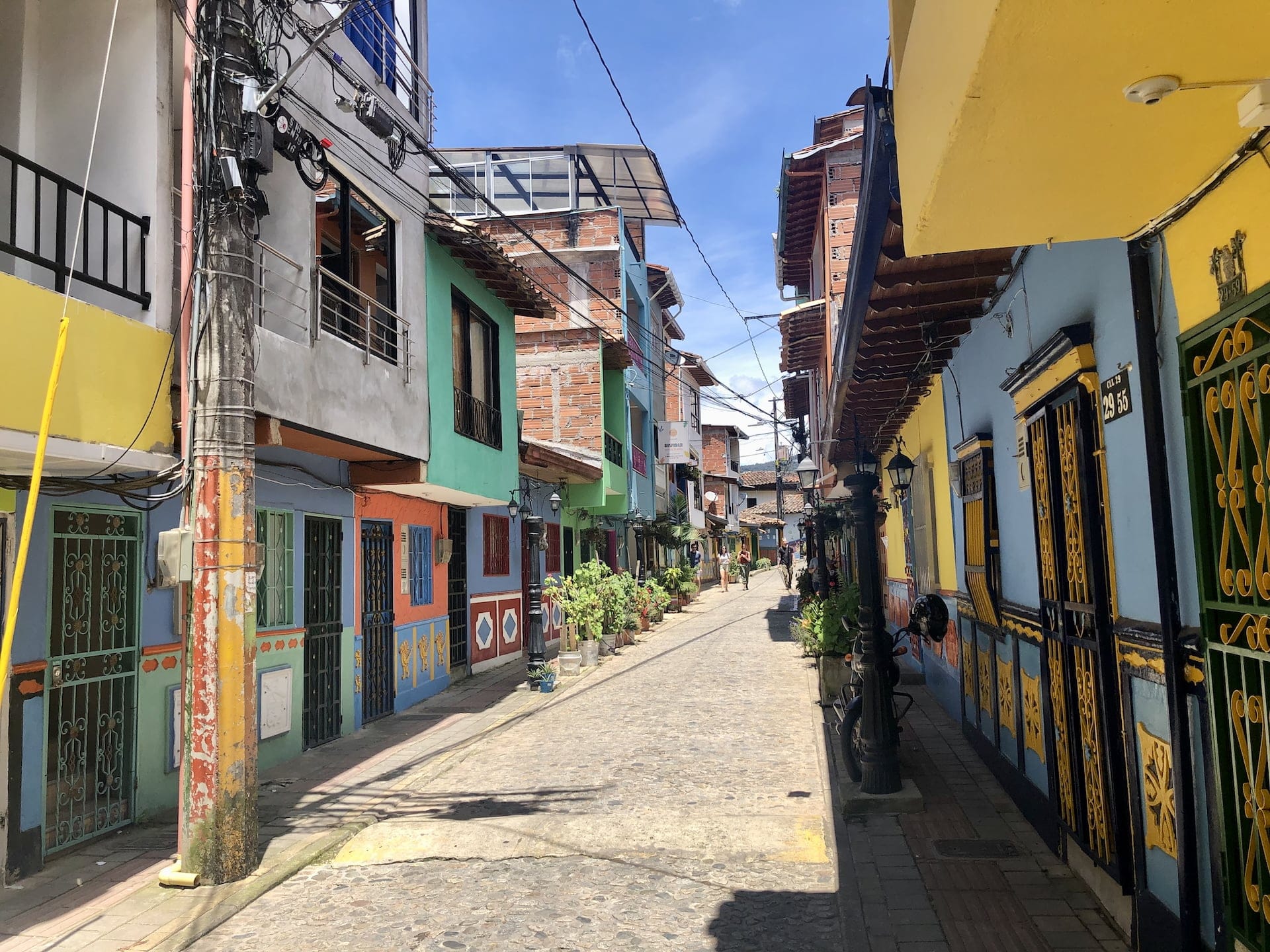 Guatapé This is Guatapé – Santa Fe is much less colorful.