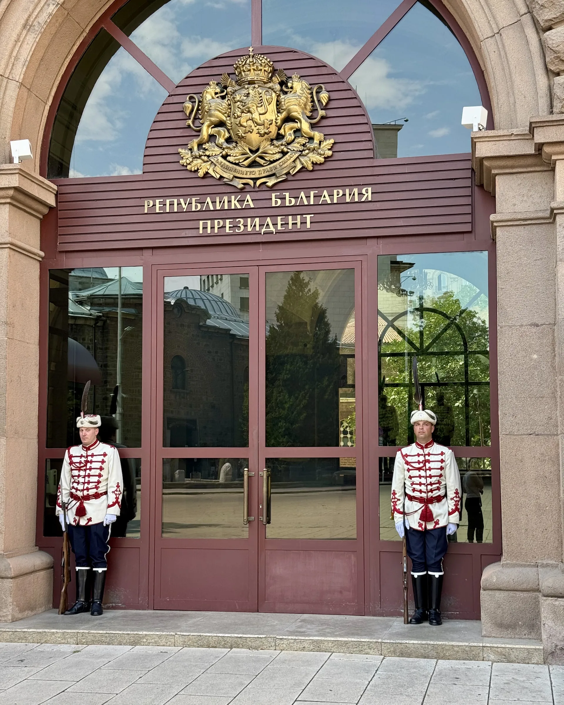 Guards at the entrance to the presidential palace.