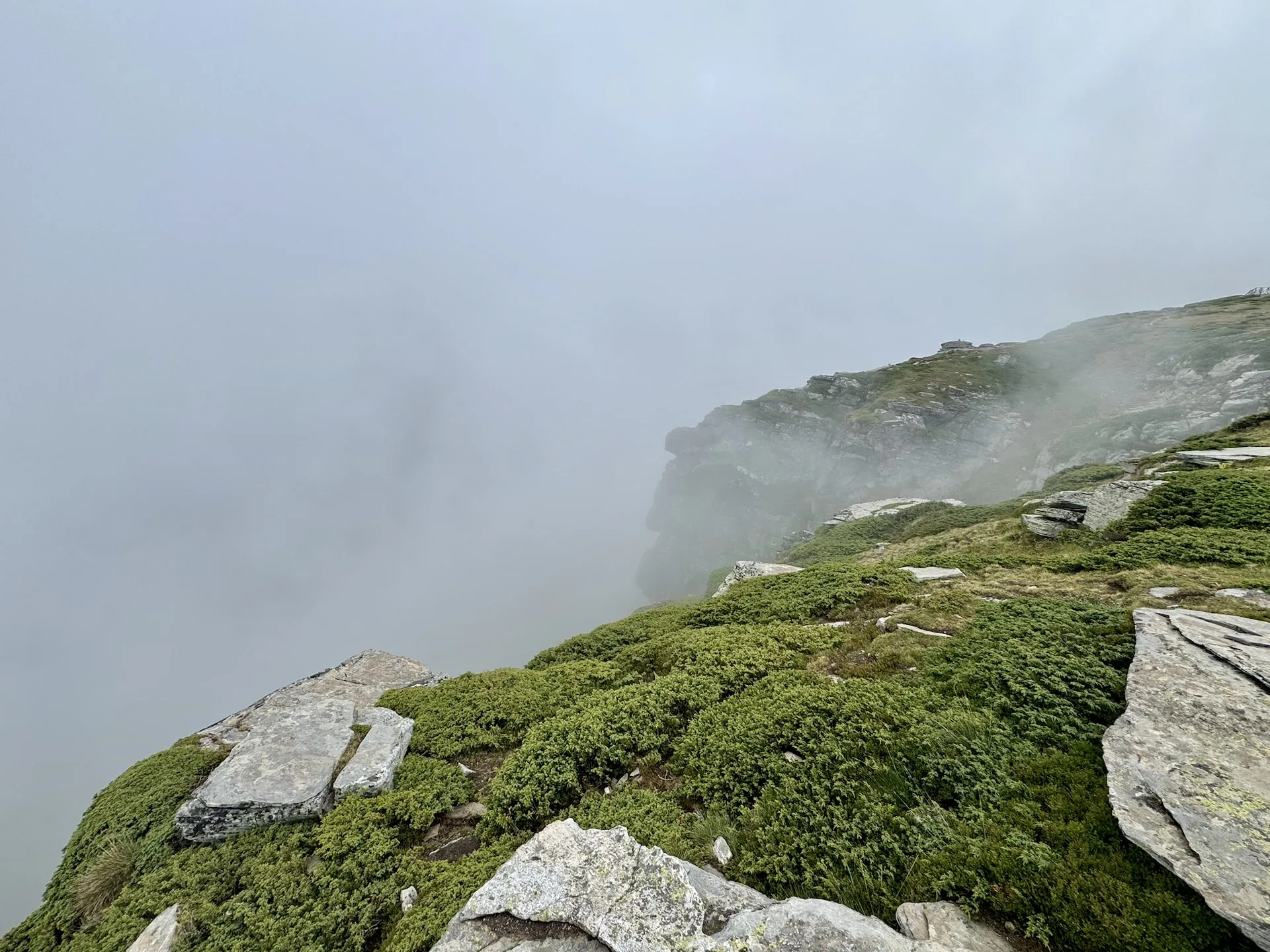 Foggy weather gives Seven Rila Lakes a special atmosphere – but you can't really see any lakes