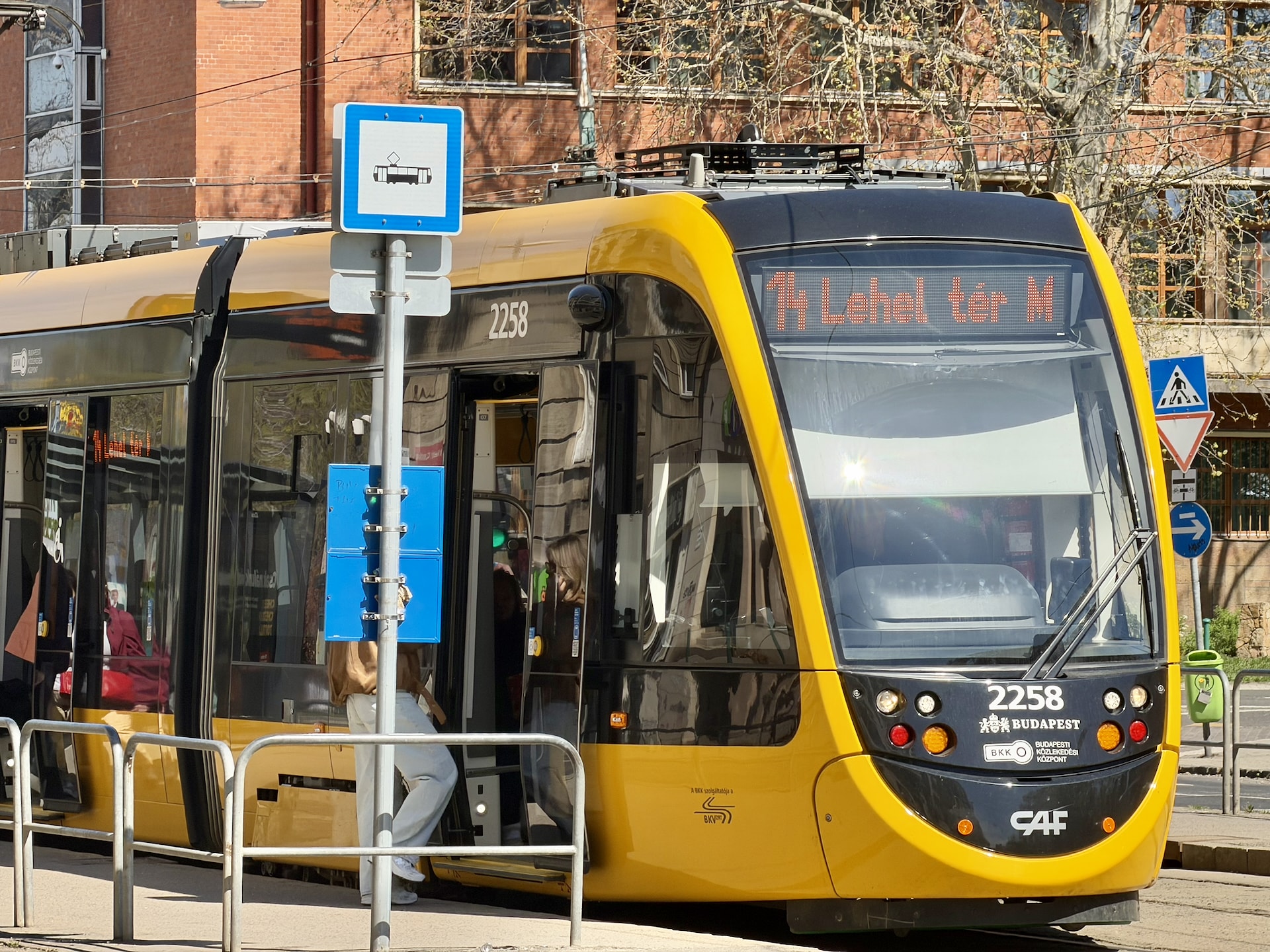 A new-generation tram on the 14 line.