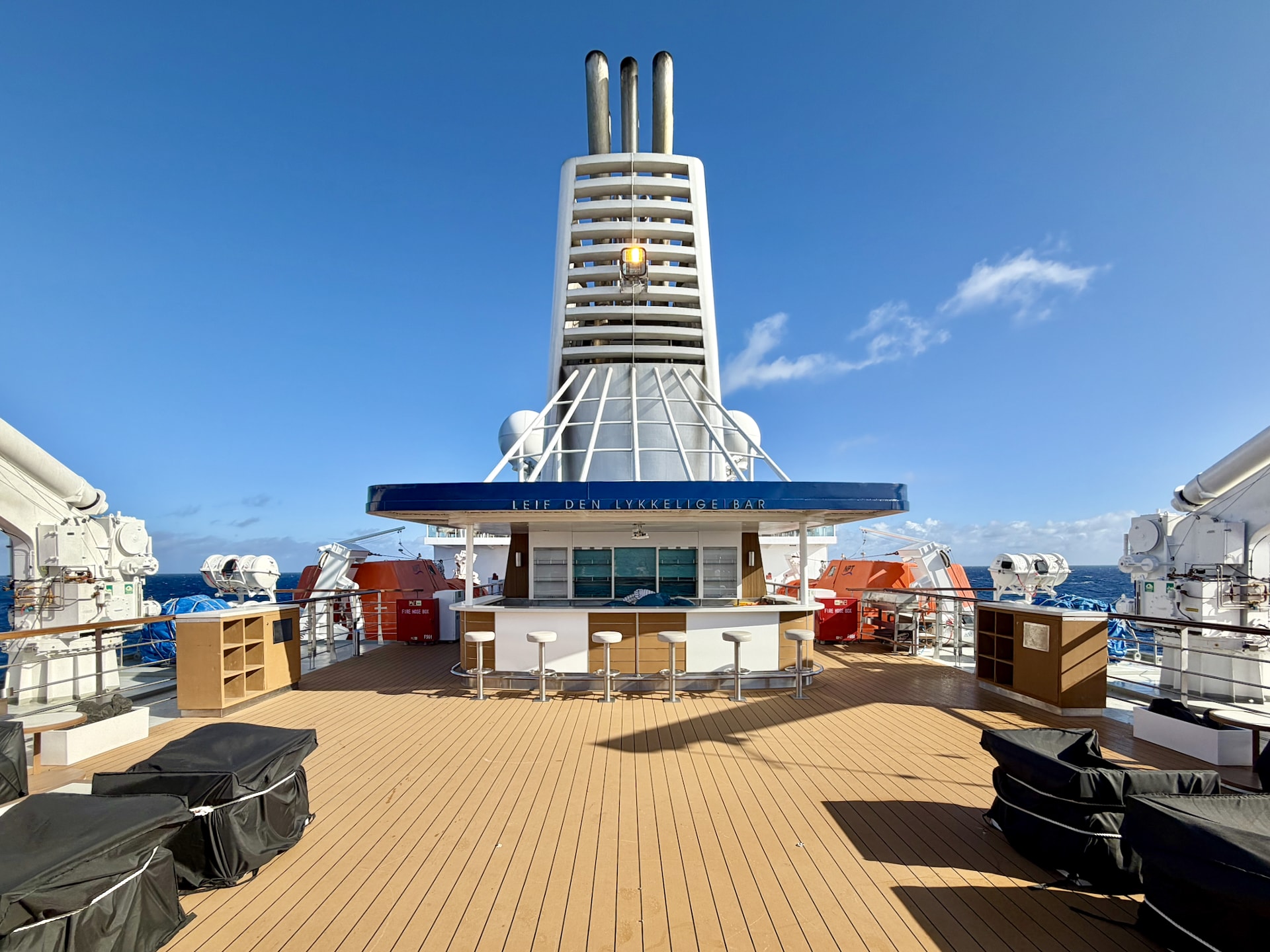 The bar on the pool deck – for understandable reasons, neither the bar nor the pool operates during Antarctic voyages