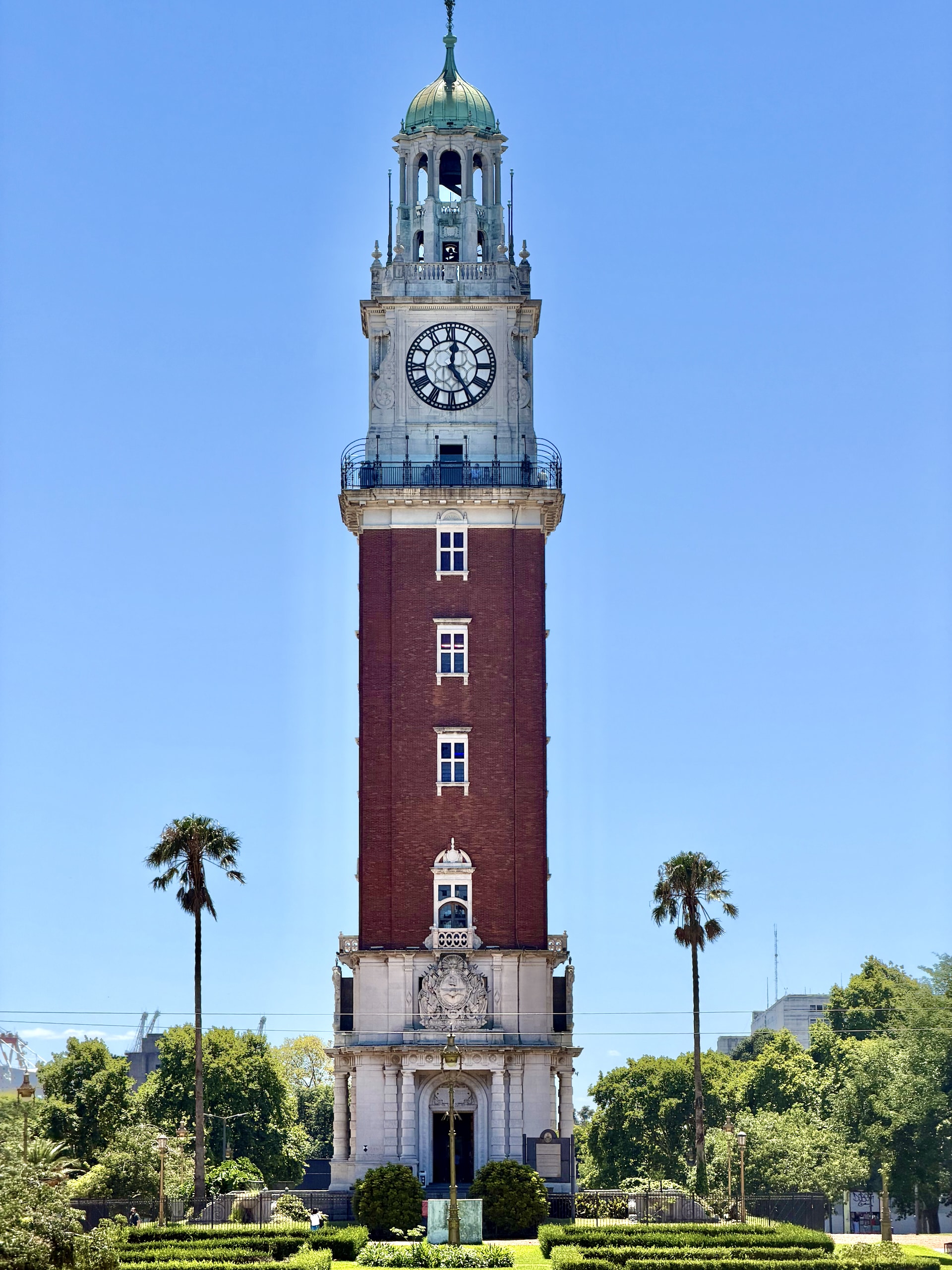 Torre Monumental, Buenos Aires' British-gifted clock tower The red-brick Torre Monumental clock tower in Buenos Aires, a gift from the city's British community.